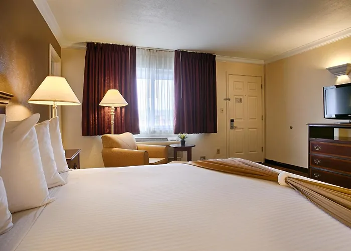 Days Inn & Suites By Wyndham Lodi